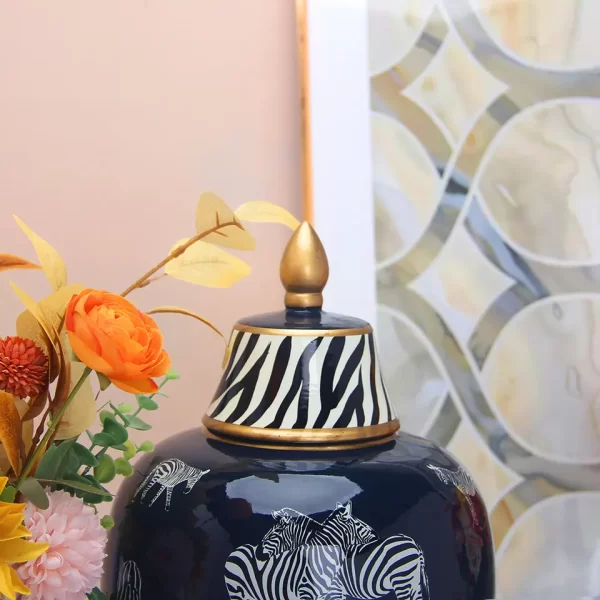 J024 Decorative horse ceramic jar black canister European home decor luxury dark blue ceramic jar - Image 4